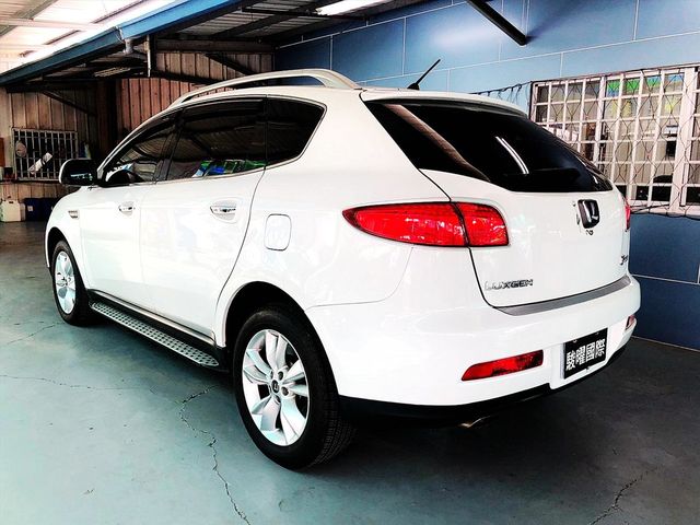 2014年 小改款 電子煞車 感應頭燈  第13張相片