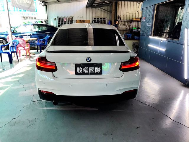 2015年 220i 雙門跑車 M版套  第12張相片