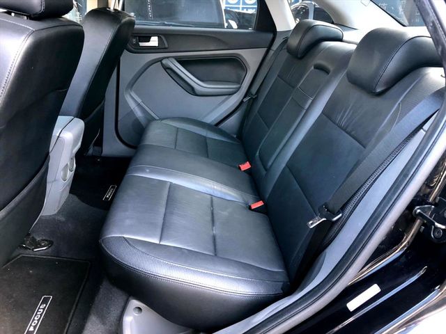 FORD FOCUS  第9張相片