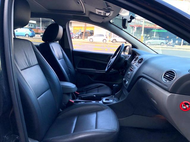 FORD FOCUS  第11張相片