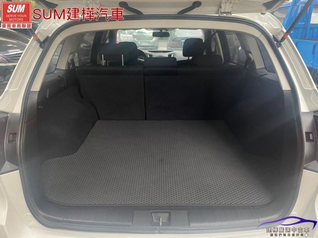 2010 Legacy 2.0 5D 市面上非常稀有的2.0五門Legacy 駕駛座電動座椅 4WD全都有  第11張相片