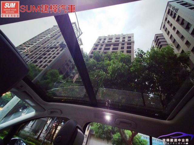 2018 TOURAN 七人座 一手車 全車原鈑件 原廠保固到七月 R-Line版 全景天窗 電尾門  第12張相片