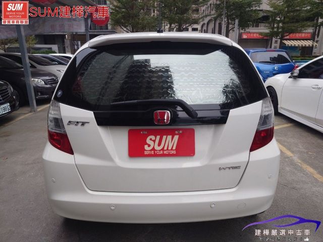 2010 FIT 五門都市小車 方向盤換檔快撥 小台好停又省油 小CC數省稅金  第5張相片