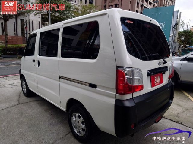 2022 菱利廂車 一手車 全車原漆原鈑件 里程保證只跑4萬 定速 盲點偵測 倒車顯影 抬頭顯示  第6張相片