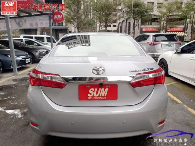 2014 Altis 一手車 全車原鈑件 里程只跑11萬 方向盤音響快控 行車紀錄 倒車顯影  第5張相片