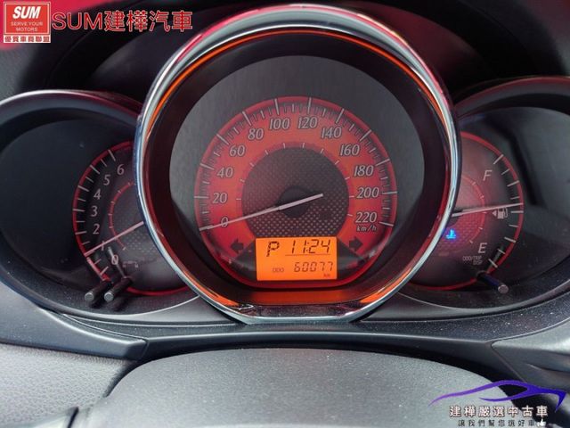 2016 YARIS 漂亮都會好車 全車原鈑件 里程只跑6萬 安卓機 導航 倒車顯影 全程原廠保養 車牌漂亮888  第12張相片