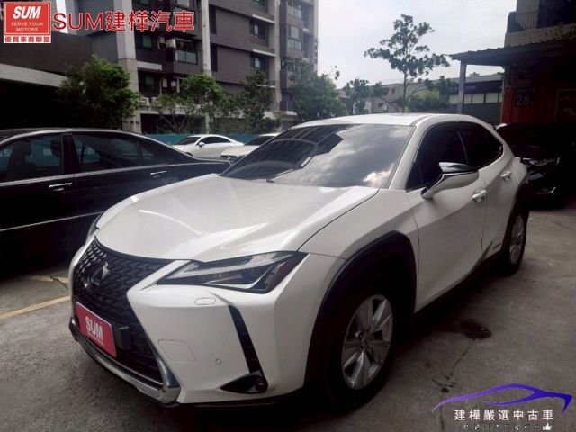2019 UX250H 一手車 全車原鈑件 摸門 I-KEY ACC跟車 前後雷達 倒車顯影 電尾門  第1張相片