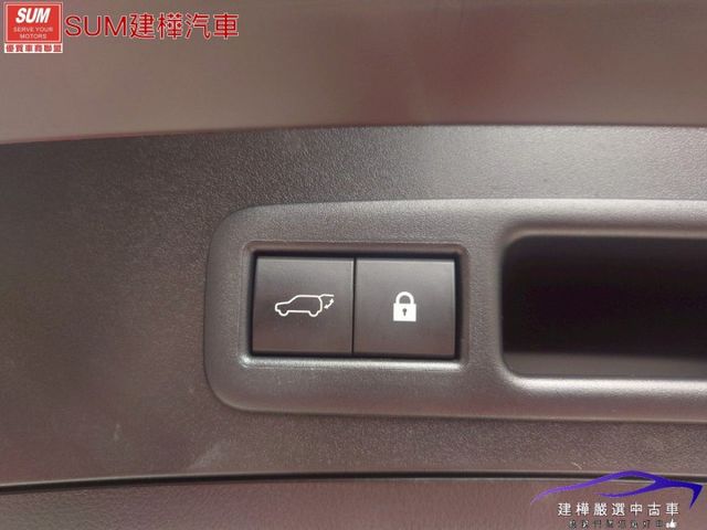 2019 UX250H 一手車 全車原鈑件 摸門 I-KEY ACC跟車 前後雷達 倒車顯影 電尾門  第11張相片