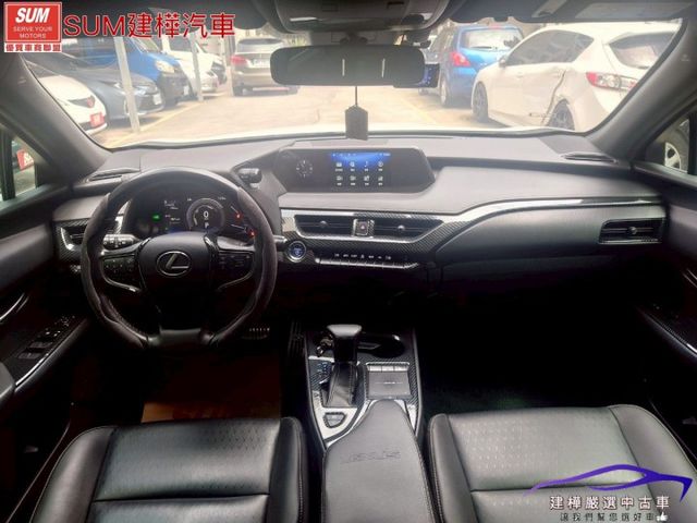 2019 UX250H 一手車 全車原鈑件 摸門 I-KEY ACC跟車 前後雷達 倒車顯影 電尾門  第12張相片
