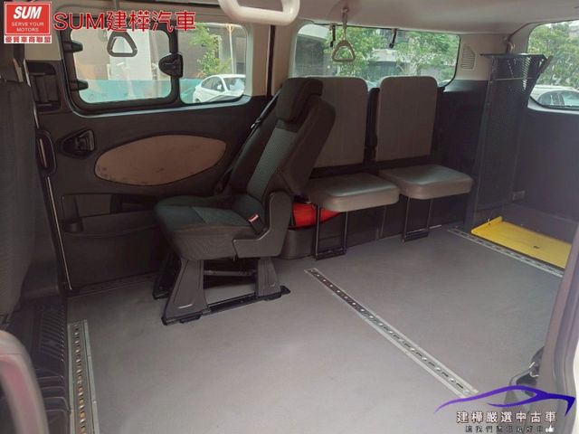 2014 旅行家 原福祉車 後車箱加裝輪椅電動升降裝置  第8張相片