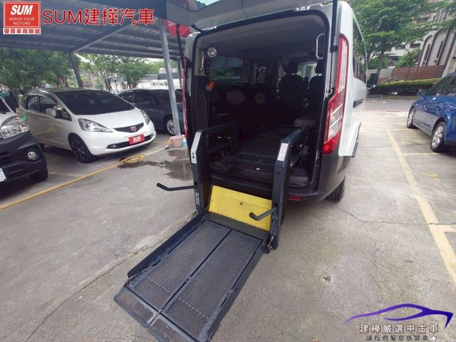 2014 旅行家 原福祉車 後車箱加裝輪椅電動升降裝置  第12張相片