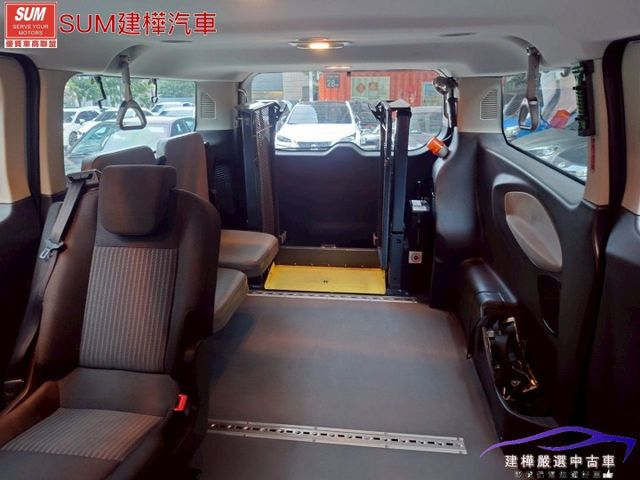 2014 旅行家 原福祉車 後車箱加裝輪椅電動升降裝置  第13張相片