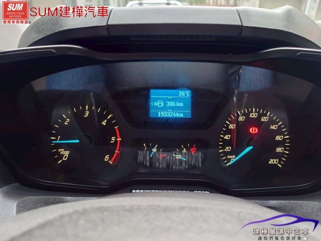 2014 旅行家 原福祉車 後車箱加裝輪椅電動升降裝置  第16張相片