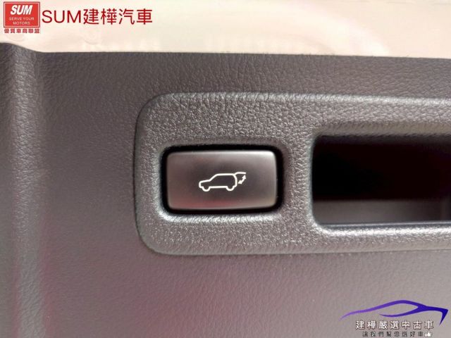 2017 NX200T F-SPORT版 一手車 全景天窗 電動尾門 全車環景 後座出風口 換檔撥片 四輪傳動 盲點偵測  第12張相片