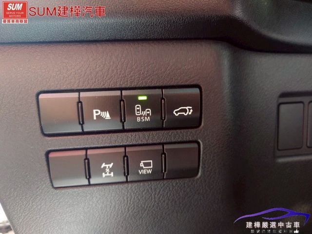 2017 NX200T F-SPORT版 一手車 全景天窗 電動尾門 全車環景 後座出風口 換檔撥片 四輪傳動 盲點偵測  第15張相片