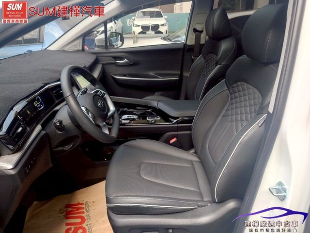 2023 CUSTIN VIP版 全車原漆原鈑件 里程保證只跑4千 LV2跟車 環景 全景天窗 電尾門 雙電滑  第7張相片