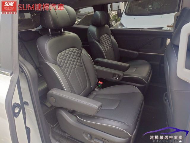2023 CUSTIN VIP版 全車原漆原鈑件 里程保證只跑4千 LV2跟車 環景 全景天窗 電尾門 雙電滑  第11張相片