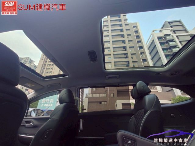 2023 CUSTIN VIP版 全車原漆原鈑件 里程保證只跑4千 LV2跟車 環景 全景天窗 電尾門 雙電滑  第16張相片