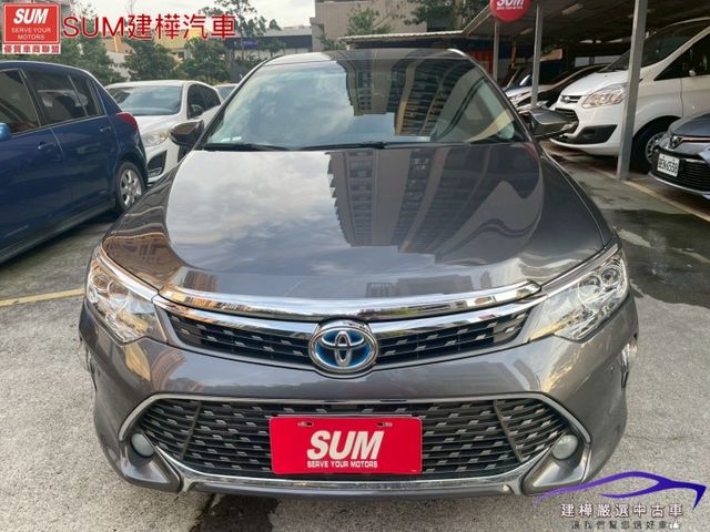 2015 油電CAMRY 一手車庫車 里程只跑兩萬多 全車保證原鈑件 I-KEY 導航 倒車顯影 抬頭顯示  第2張相片