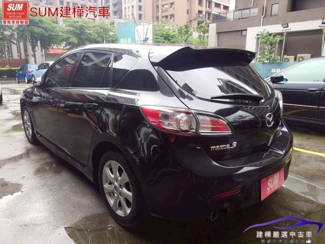 2011 馬三 5門 HID頭燈 I-KEY 方向盤快控鍵 恆溫 天窗 換檔撥片 影音多媒體  第6張相片
