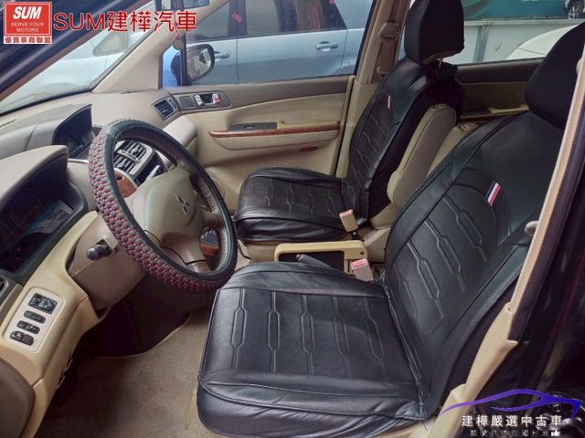 2005 Savrin 便宜七人座好休旅 里程保證只跑13萬 內外都漂亮 天窗 後座出風口 HID頭燈  第7張相片