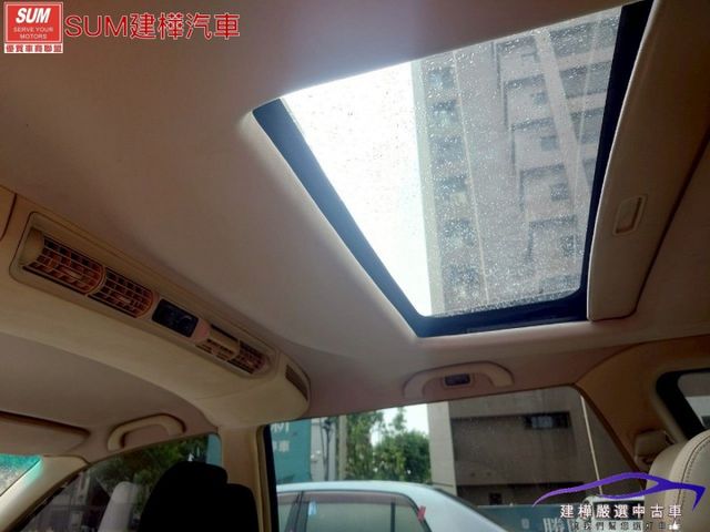 2005 Savrin 便宜七人座好休旅 里程保證只跑13萬 內外都漂亮 天窗 後座出風口 HID頭燈  第14張相片