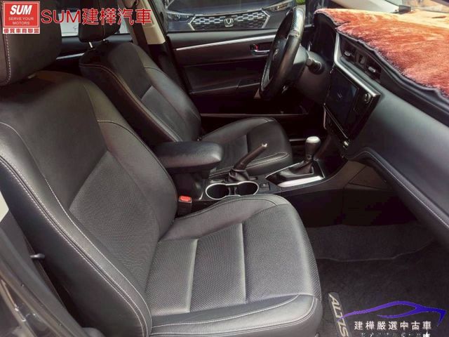 2017 ALTIS 一手車 只跑5萬9 全車原鈑件 I-KEY 摸門 定速 安卓機 導航 倒車顯影 抬頭顯示  第9張相片