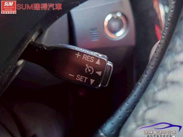 2017 ALTIS 一手車 只跑5萬9 全車原鈑件 I-KEY 摸門 定速 安卓機 導航 倒車顯影 抬頭顯示  第16張相片