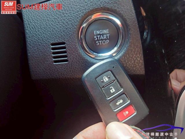 2017 ALTIS 一手車 只跑5萬9 全車原鈑件 I-KEY 摸門 定速 安卓機 導航 倒車顯影 抬頭顯示  第17張相片