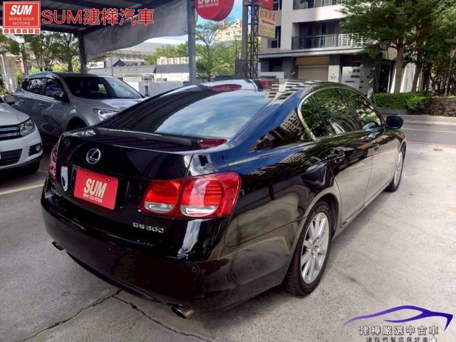 2005 GS300 市場最稀有 全車原鈑件 保證不會吃機油 I-KEY 天窗 定速 電動椅 倒車顯影  第4張相片