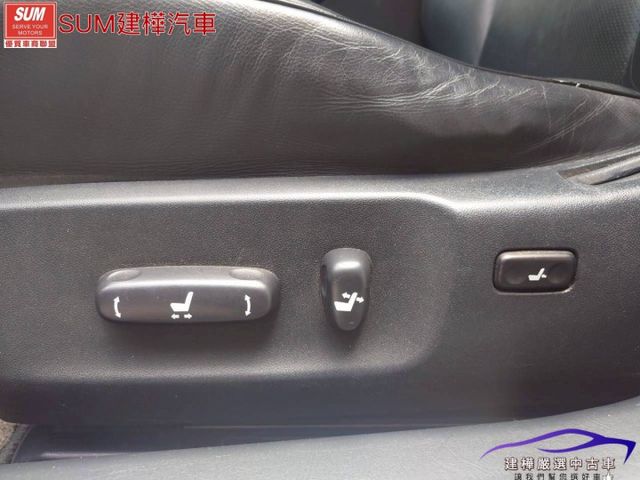 2005 GS300 市場最稀有 全車原鈑件 保證不會吃機油 I-KEY 天窗 定速 電動椅 倒車顯影  第11張相片