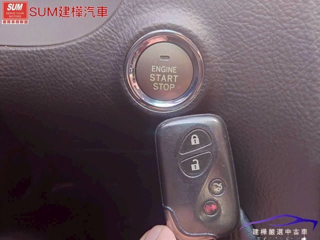 2005 GS300 市場最稀有 全車原鈑件 保證不會吃機油 I-KEY 天窗 定速 電動椅 倒車顯影  第17張相片