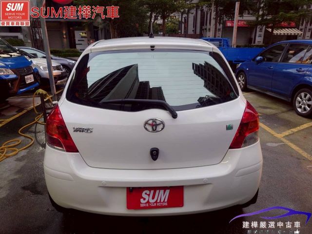 2013 YARIS G版 一手車 全車原鈑件 只跑10萬 車用螢幕 倒車顯影 方向盤快控  第5張相片