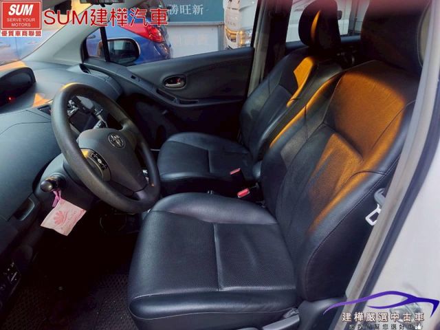 2013 YARIS G版 一手車 全車原鈑件 只跑10萬 車用螢幕 倒車顯影 方向盤快控  第7張相片