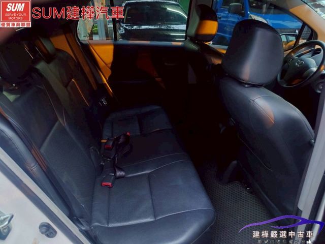 2013 YARIS G版 一手車 全車原鈑件 只跑10萬 車用螢幕 倒車顯影 方向盤快控  第10張相片