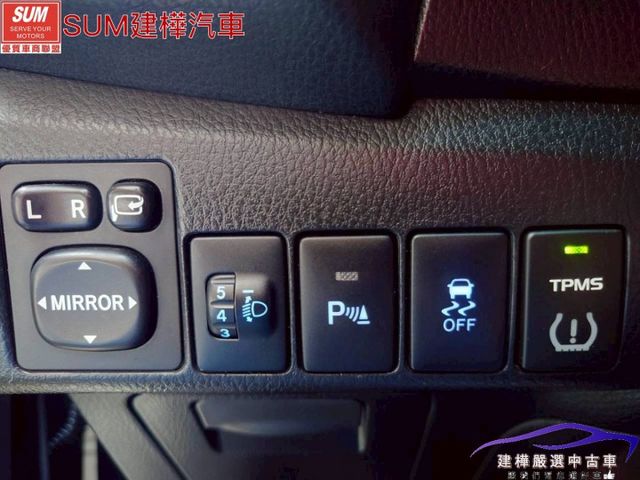 2015 ALTIS 國民神車 全車原鈑件 里程只跑九萬 I-KEY 摸門 定速 車用螢幕 倒車顯影  第18張相片