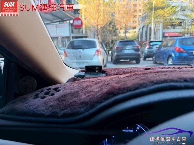 2016 ALTIS 一手女用車 全車原鈑件 I-KEY 摸門 定速 抬頭顯示 倒車顯影 前後行車紀錄  第17張相片