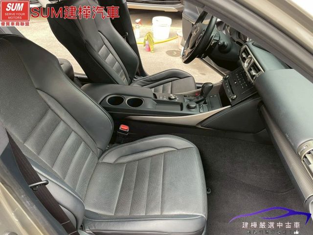2016 IS 200T F-SPORT 一手車 只跑九萬 全車原鈑件 全程原廠保養 雙電熱通風椅  第11張相片