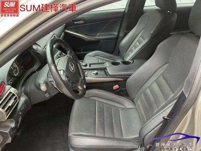 2016 IS 200T F-SPORT 一手車 只跑九萬 全車原鈑件 全程原廠保養 雙電熱通風椅  第9張相片