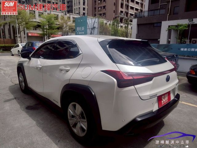 2019 UX250H 一手車 全車原鈑件 摸門 I-KEY ACC跟車 前後雷達 倒車顯影 電尾門  第6張相片