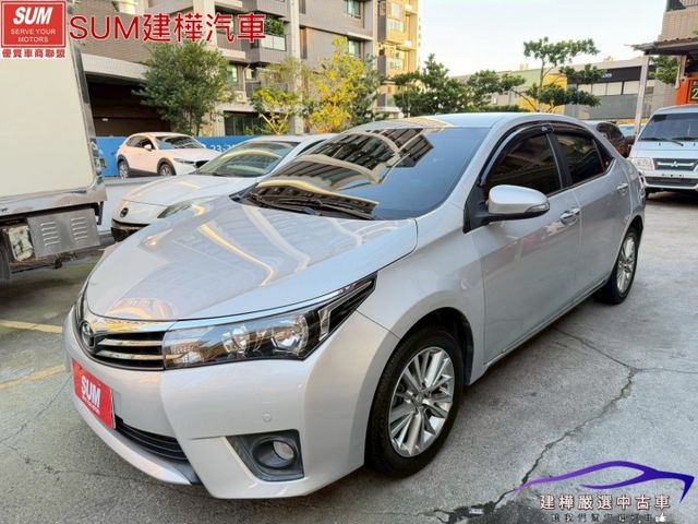 2016 ALTIS 一手女用車 全車原鈑件 I-KEY 摸門 定速 抬頭顯示 倒車顯影 前後行車紀錄  第1張相片