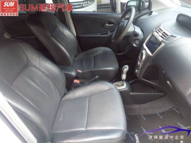 2013 YARIS G版 一手車 全車原鈑件 只跑10萬 車用螢幕 倒車顯影 方向盤快控  第9張相片