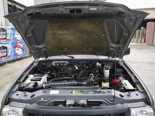 稀有美式貨卡 僅跑15萬 單廂 手排 4wd 機械構造好保養 ‎ 可全貸  第17張相片