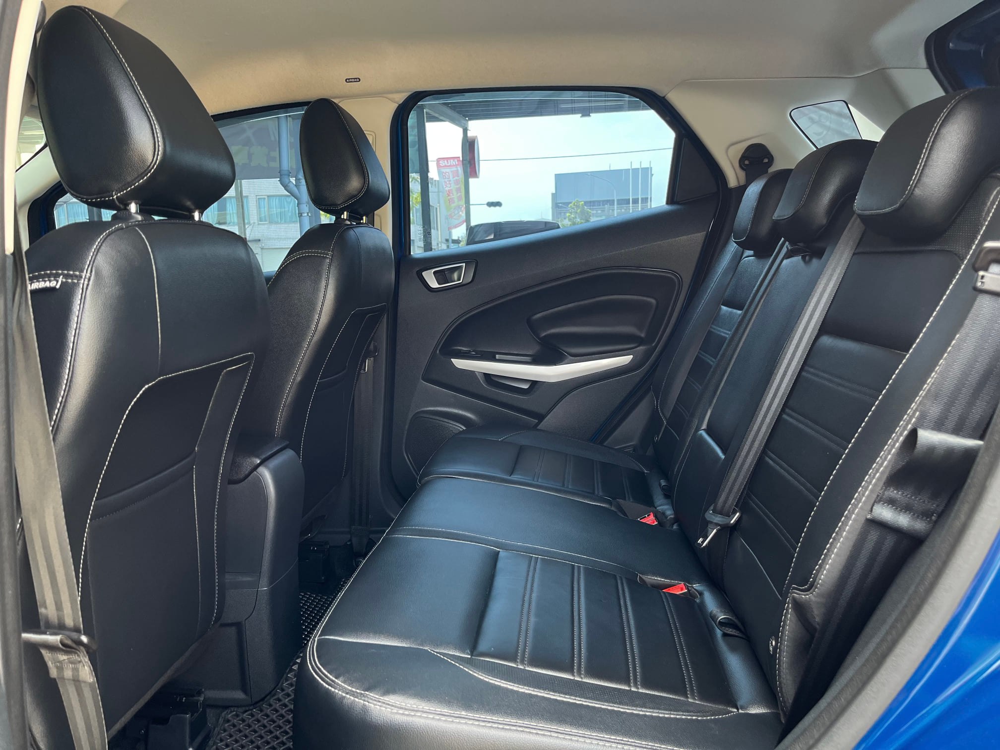 【特價】19年式1.0渦輪 小改款旗艦型  7安/免key/Carplay/倒車顯影 僅跑5萬   第5張相片