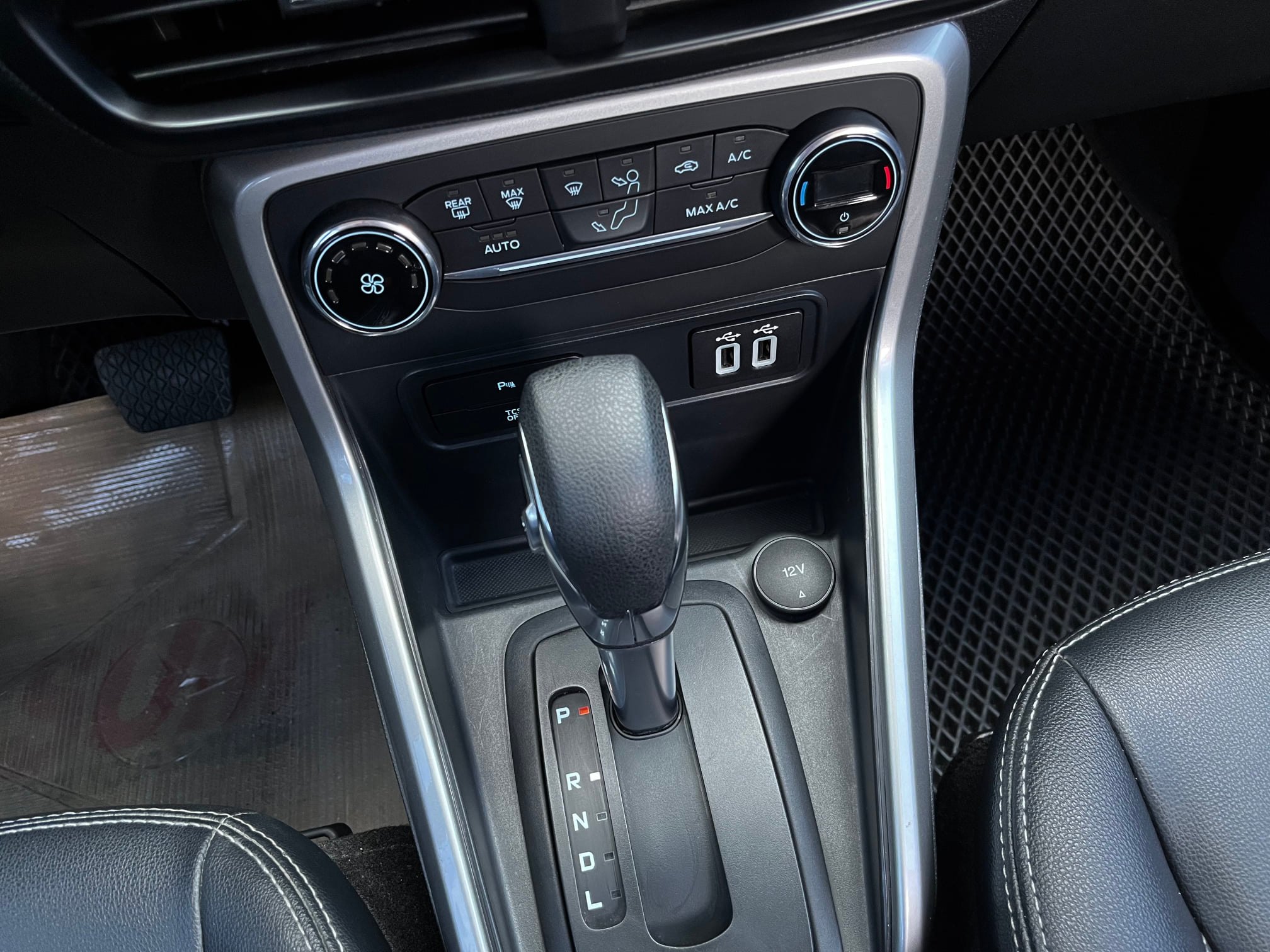 【特價】19年式1.0渦輪 小改款旗艦型  7安/免key/Carplay/倒車顯影 僅跑5萬   第6張相片