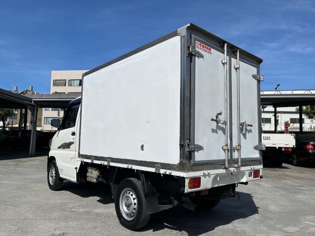 【特價】稀有保溫箱貨車  白鐵底保溫箱  只跑10萬 省油好開 引擎真好的發財車  第4張相片