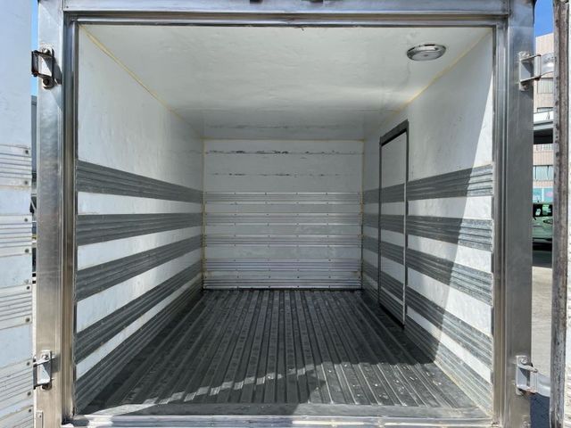【特價】稀有保溫箱貨車  白鐵底保溫箱  只跑10萬 省油好開 引擎真好的發財車  第9張相片