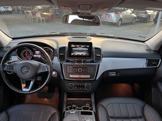 GLE250D 總代理 僅跑8萬 智慧頭燈/全時四輪驅動系統/電尾門/NAPPA方向盤/換檔快撥  第5張相片