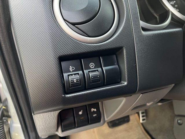僅跑16萬公里 自排 4X4 雙廂合法5座 貨車稅 柴油TURBO 車斗防滾籠  第13張相片