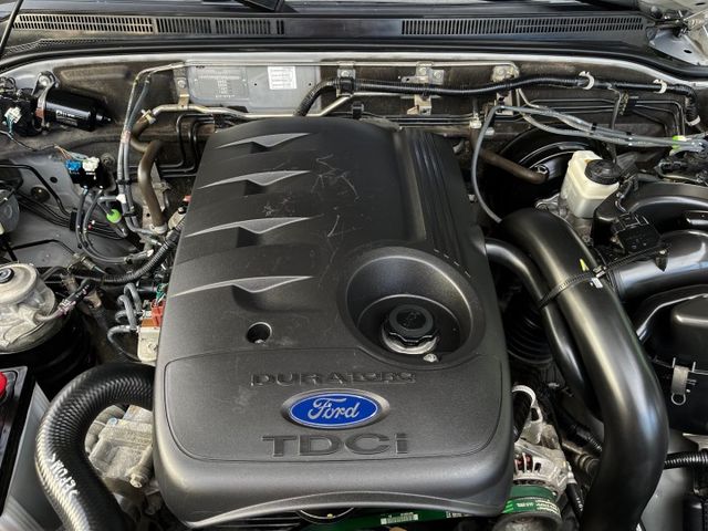 僅跑16萬公里 自排 4X4 雙廂合法5座 貨車稅 柴油TURBO 車斗防滾籠  第18張相片